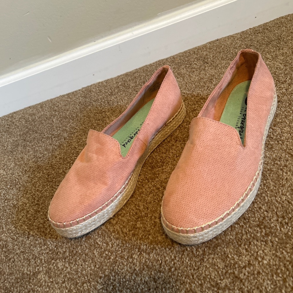 Ladies Dr. Scholls pink loafer
